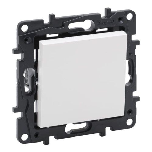 Перемикач 1-кл перехресний 10А гвинтові клеми Legrand 863107 NILOE STEP Білий